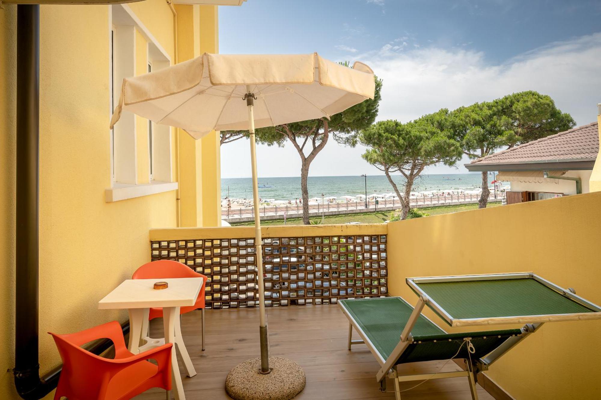 Hotel Le Lampare Caorle Exterior foto