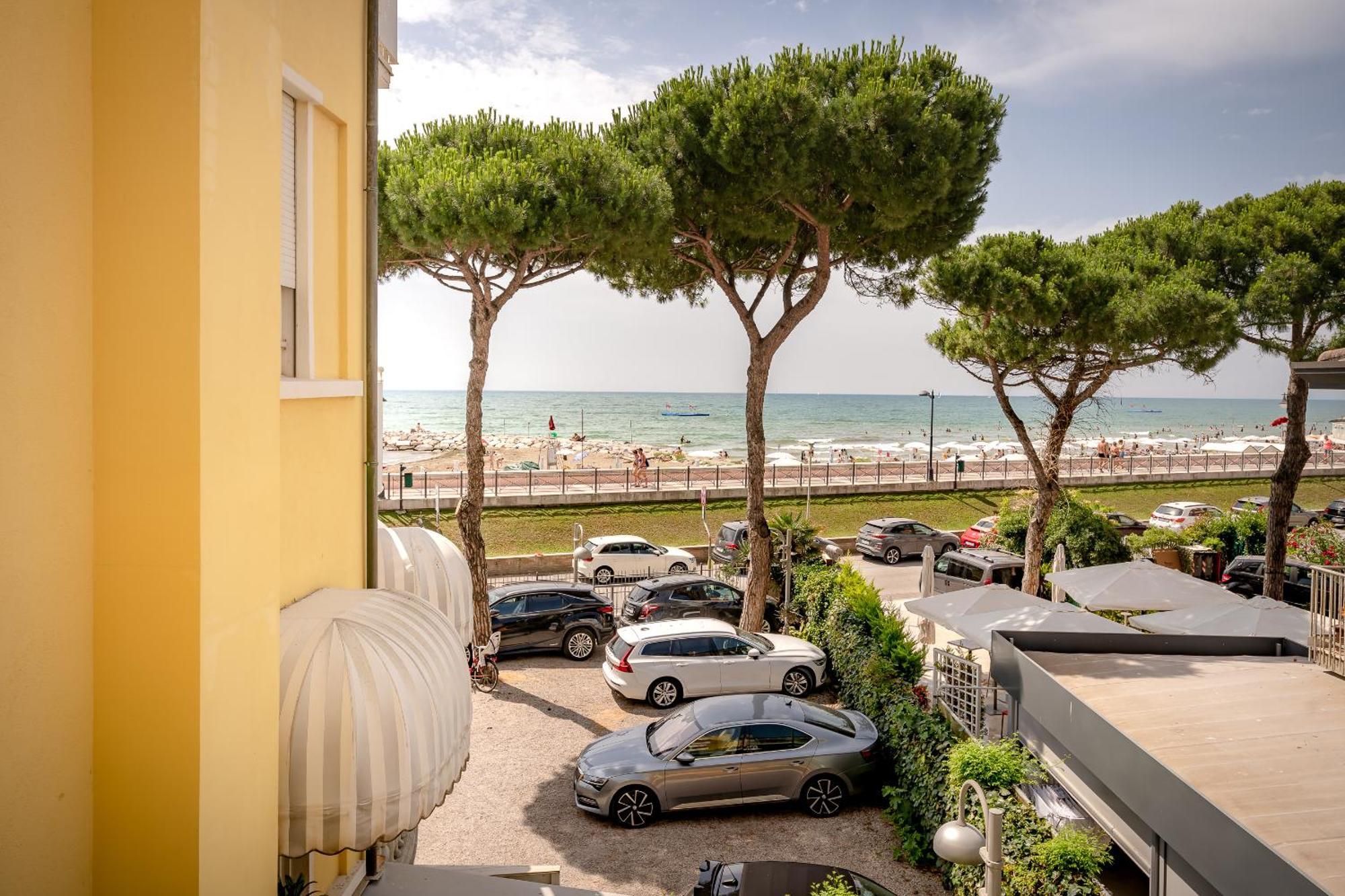 Hotel Le Lampare Caorle Exterior foto