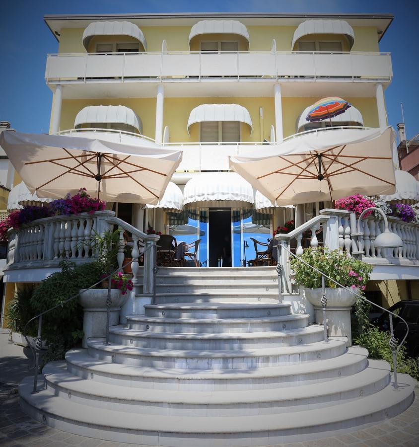 Hotel Le Lampare Caorle Exterior foto