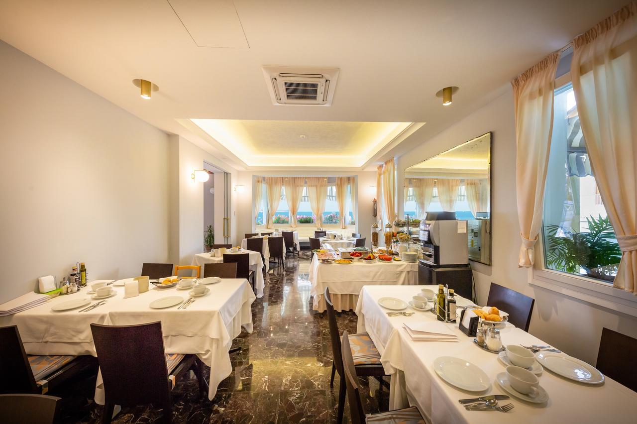 Hotel Le Lampare Caorle Exterior foto